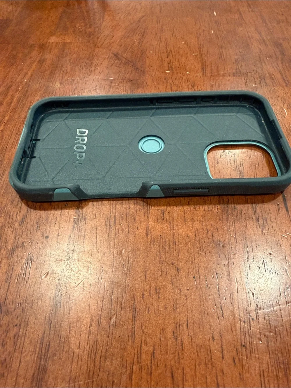 OtterBox Commuter Series MagSafe Case in Teal for iPhone 16